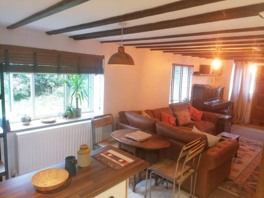 The Old Barn, Cosy Townhouse In Leominster Villa Dış mekan fotoğraf